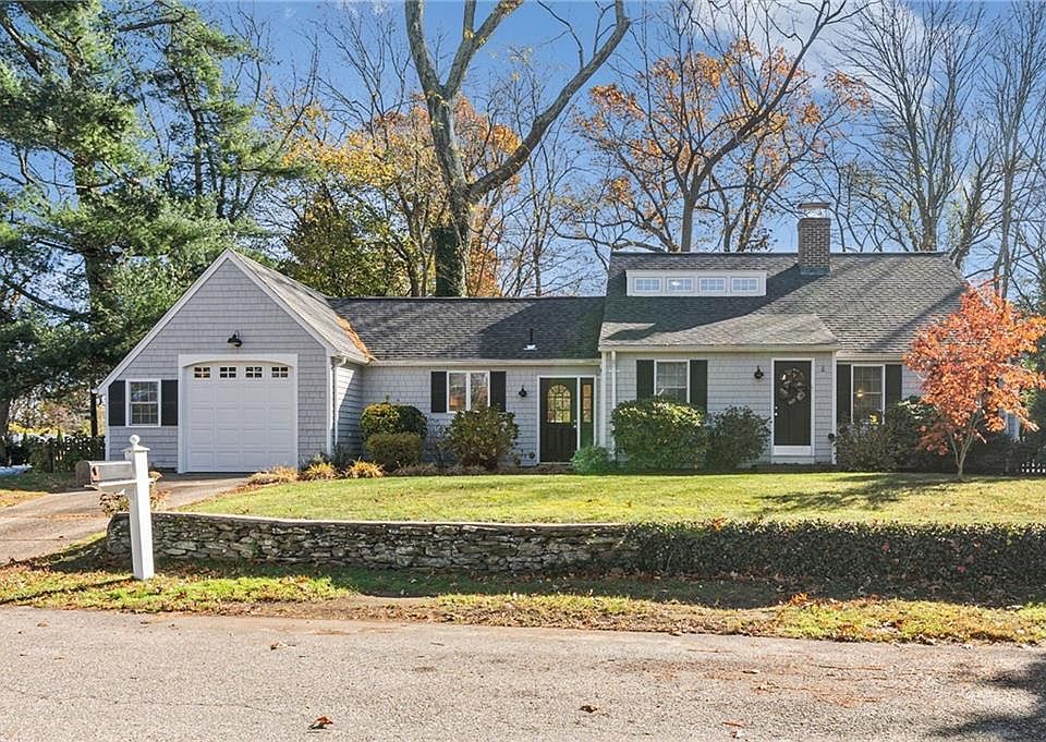 1st image of 6 Black Creek Ln