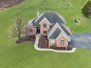 6957 E Wildwood Rd, Stillman Valley, IL 61084