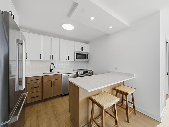 3rd image of 1355 N Sandburg Ter APT 2801