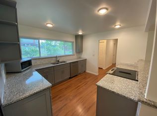 202 E 9th St, Alton, IL 62002