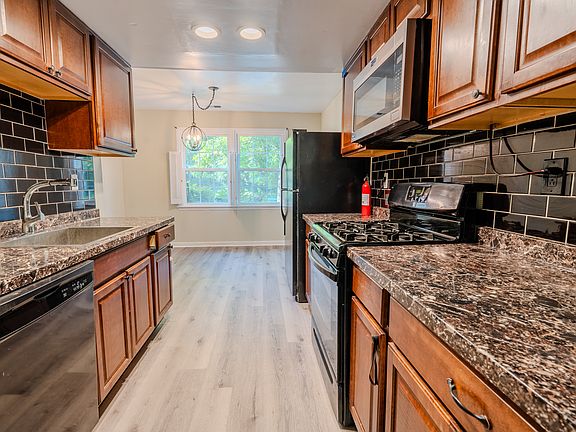 5th image of 5744 Yellowrose Ct