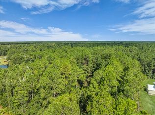 273 Village Dr, Woodbine, GA 31569
