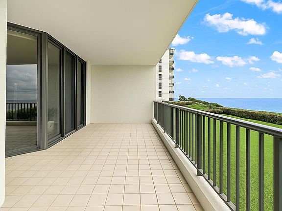 4th image of 800 Ocean Drive #204