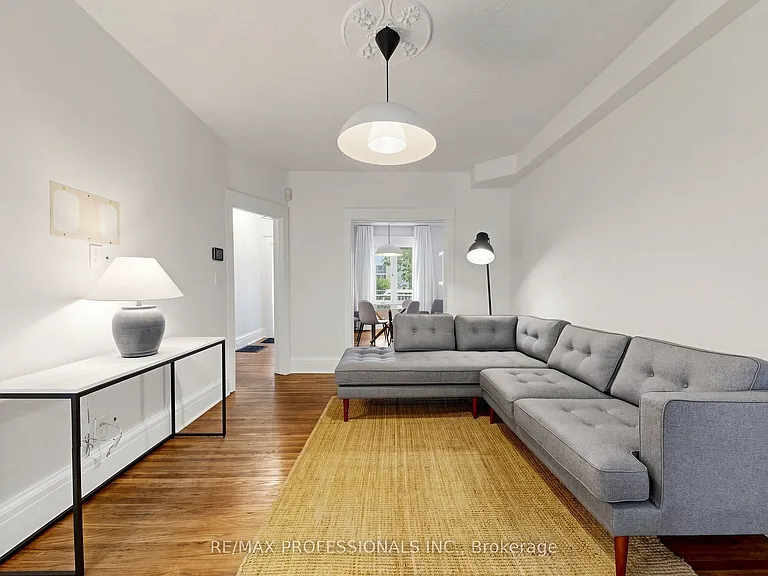 368 Howland Ave — Photo 6