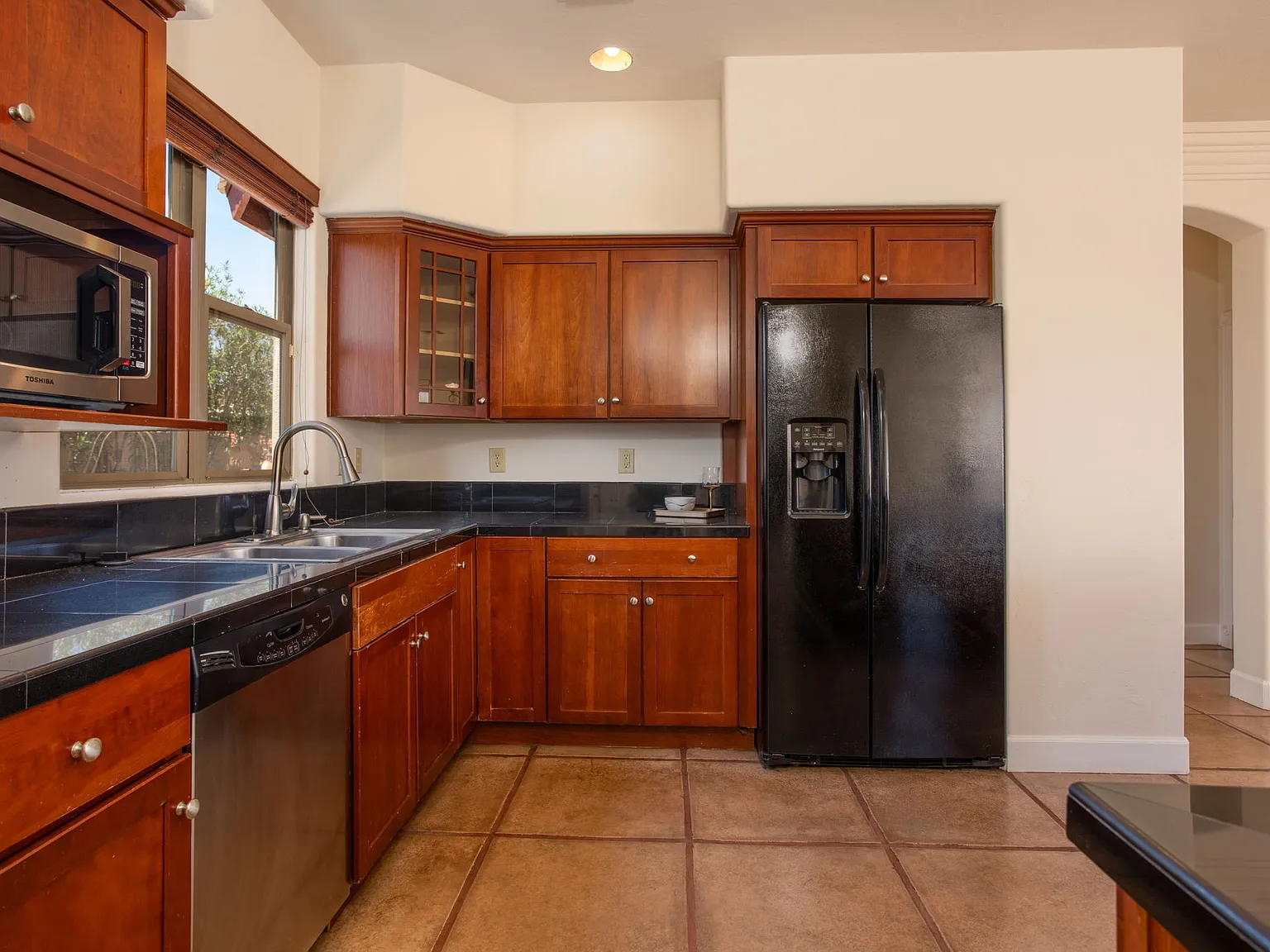 4 bed, 1859 sqft, $2,887 — Photo 2