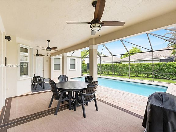 5th image of 2608 Oakbrook Ct