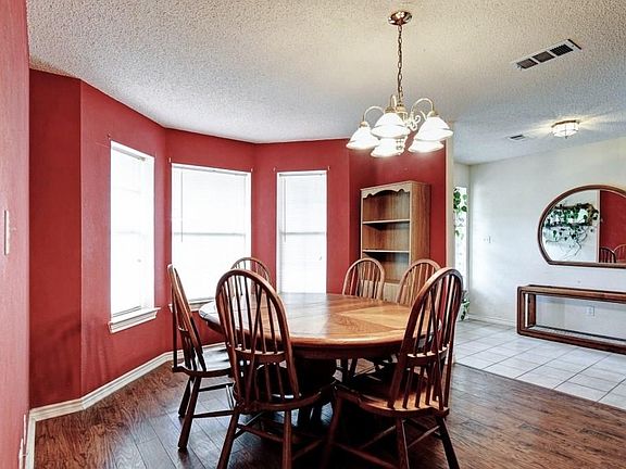 4th image of 5559 Southfork Dr W