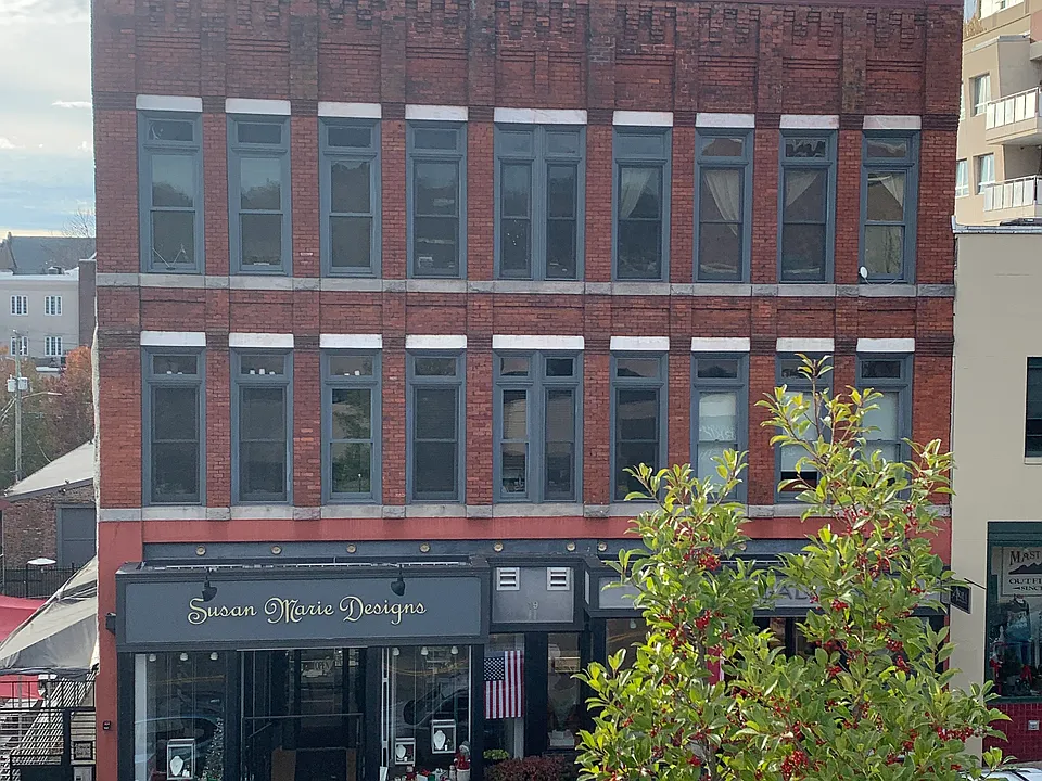 21 Biltmore Ave #203