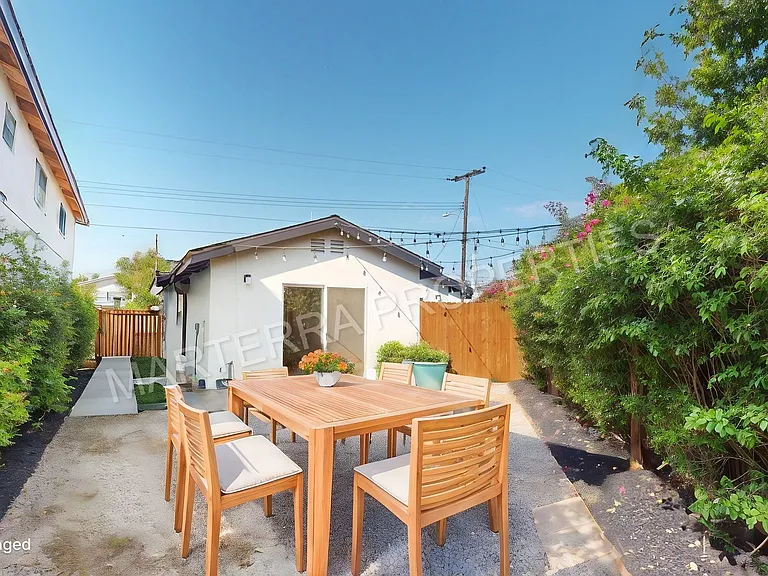 Mission Dr 968 — Photo 9