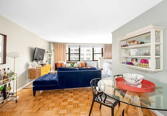 2nd image of 305 E 40th St APT 8M