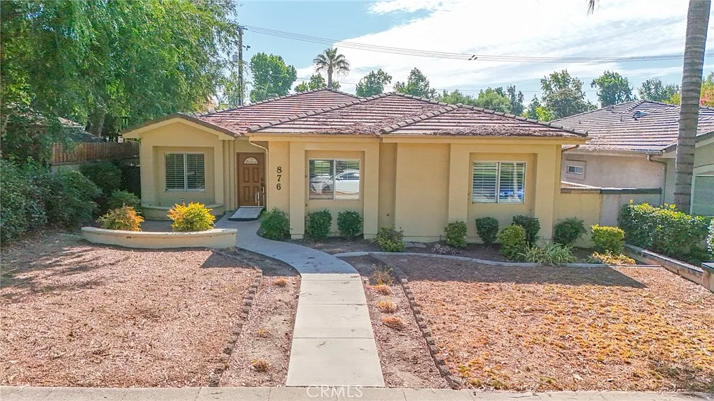 5 bed, 2640 sqft, $6,500 — Photo 1