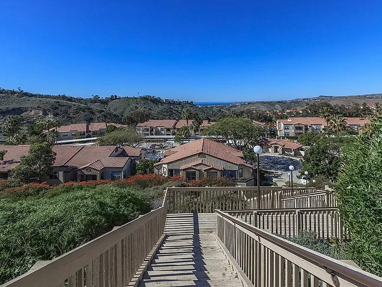 240 Avenida Vis — Photo 3