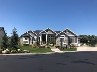 717 N Cottonwood Rd, Farmington, UT 84025