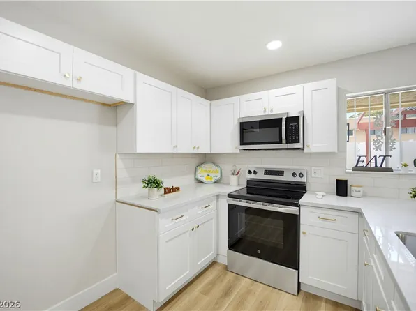 2556 Paradise Village Way, Las Vegas, NV 89120