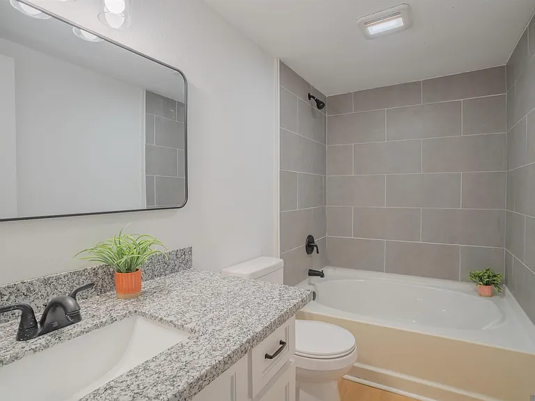 30114 Oak St — Photo 5
