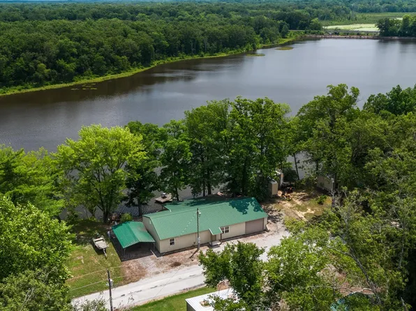 4962 E Mitchell Lake Dr, Mulkeytown, IL 62865