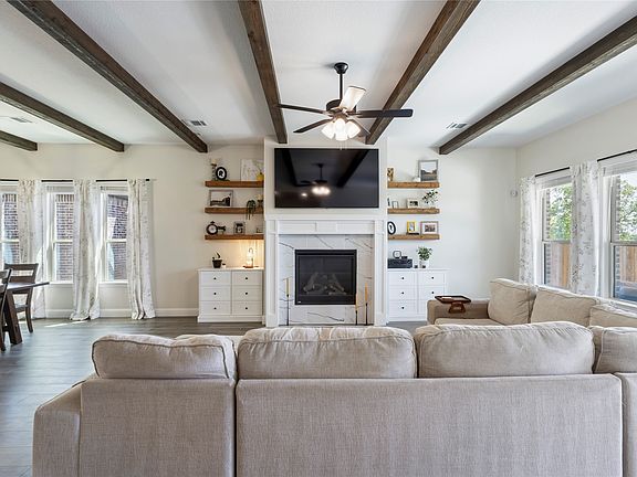 5th image of 1073 Fleetwood Dr