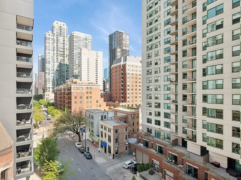 70 W Huron St #708 — Photo 12