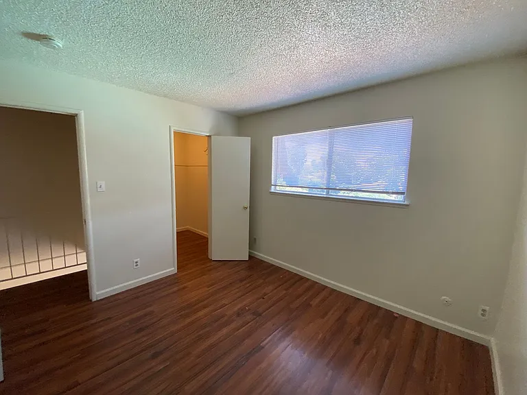5674 Hillsdale Blvd — Photo 12