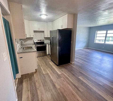 2nd image of 243 W Wisconsin Ave #1