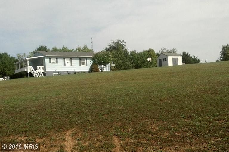 2nd image of 165 Up Top Ln