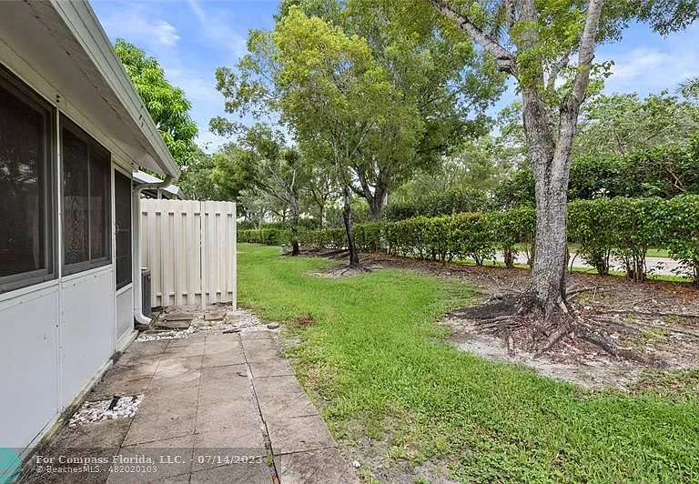1186 SW 44th Ave — Photo 65
