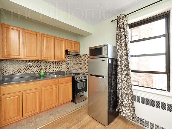 4th image of 2906 Brighton 12 St #Sd
