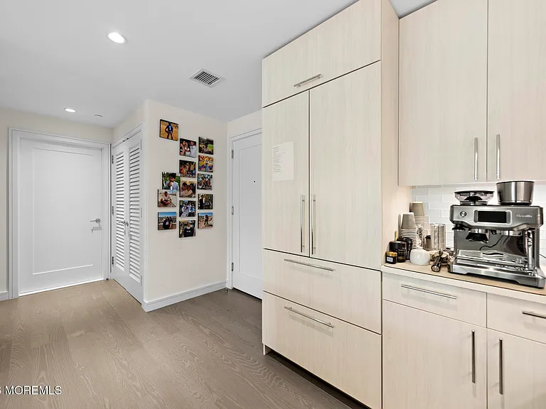 30 Melrose Ter #304 — Photo 14