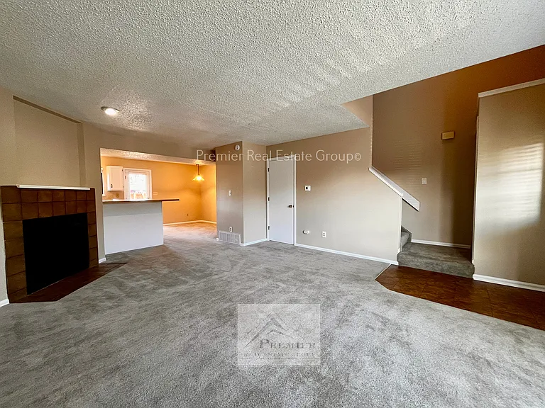 918 London Green Way — Photo 4