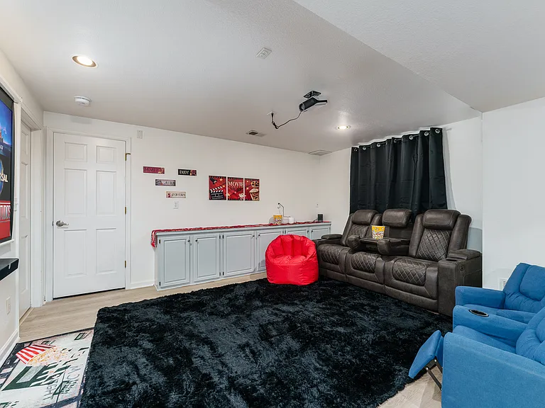 132 Skyview Ct — Photo 36