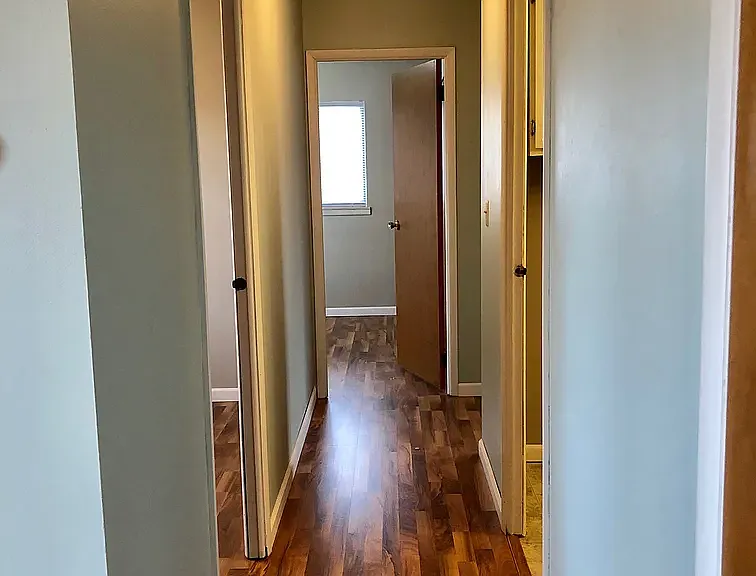 1012 Holly Ave — Photo 10