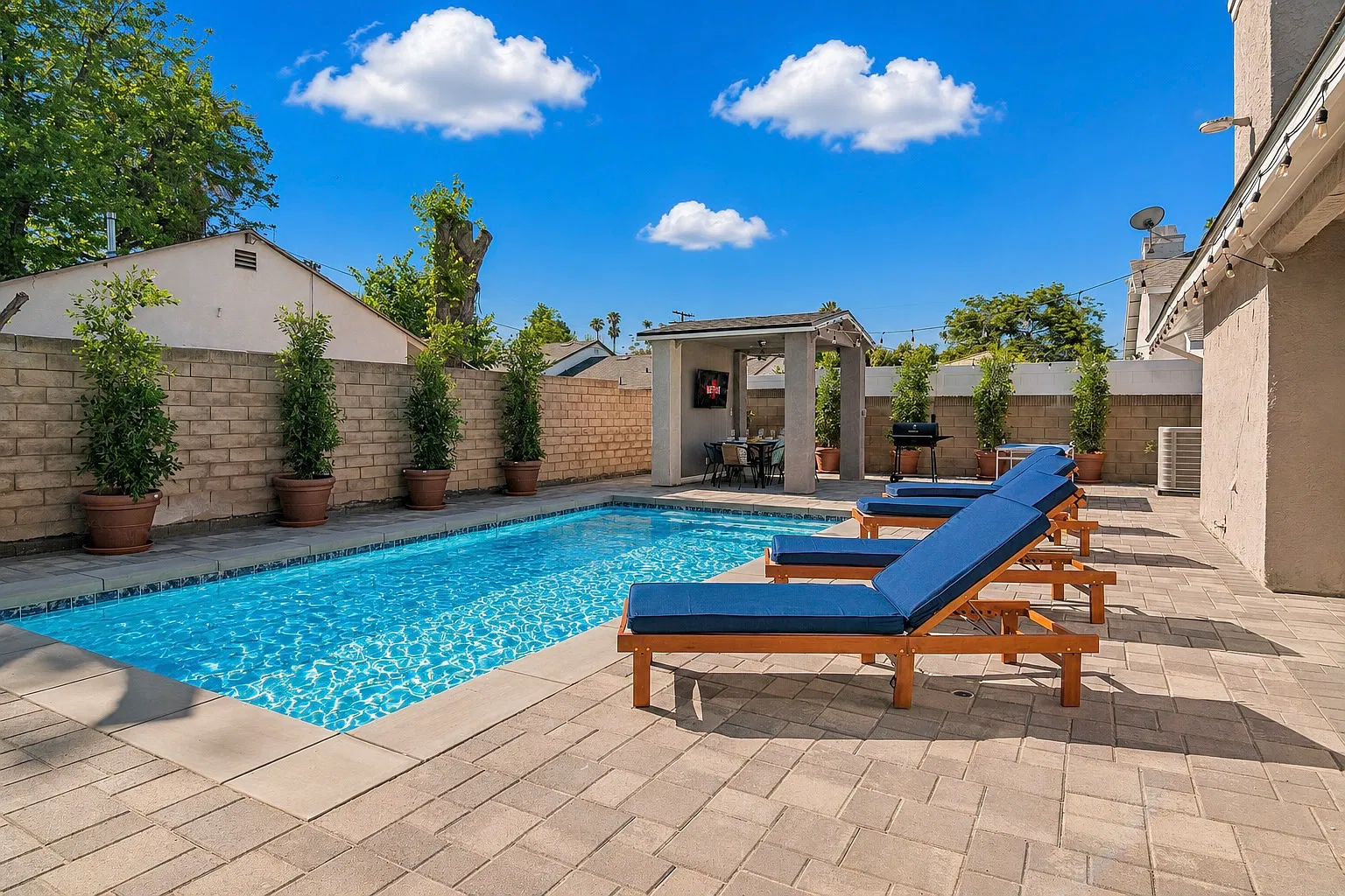 4 bed, 1524 sqft, $8,000 — Photo 1