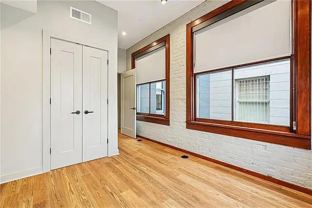 814 Howard Ave #201 — Photo 9