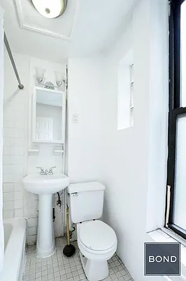 Rented by Bond New York | media 17