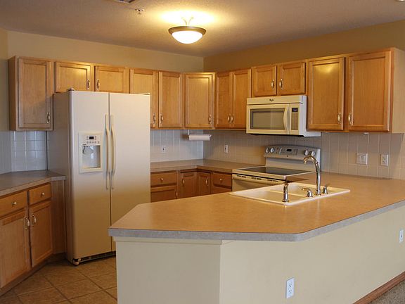 4th image of 2964 Lakeshore Dr Unit W203