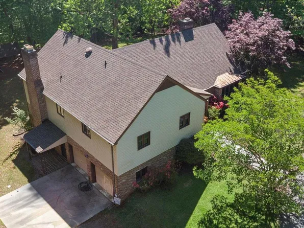 211 Oakcroft Dr, Madison Heights, VA 24572
