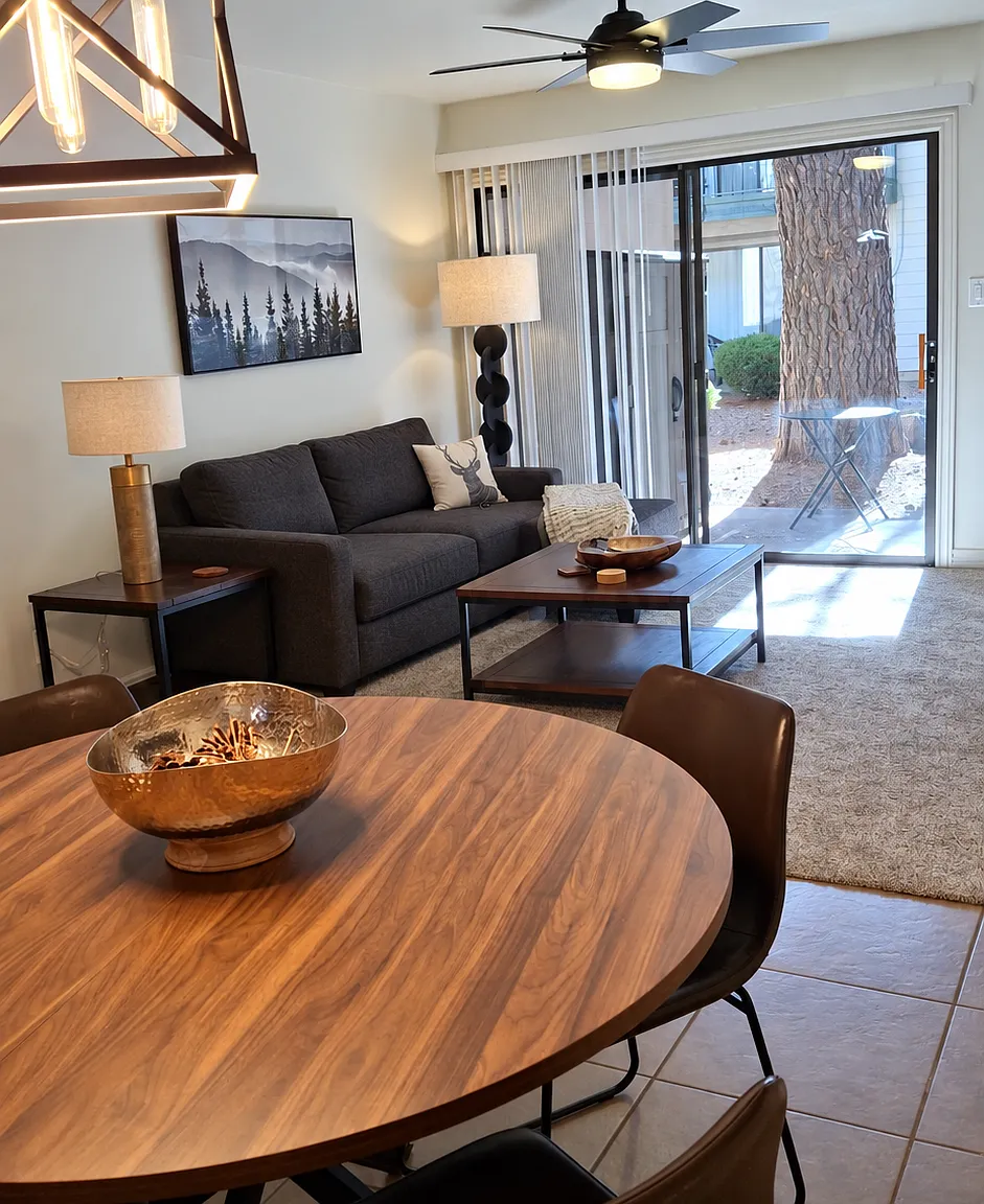 2 bed, 960 sqft, $2,000 — Photo 1
