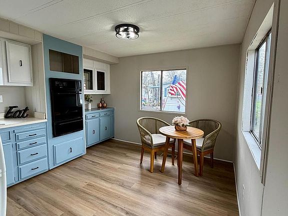 3rd image of 6211 Foster Dr
