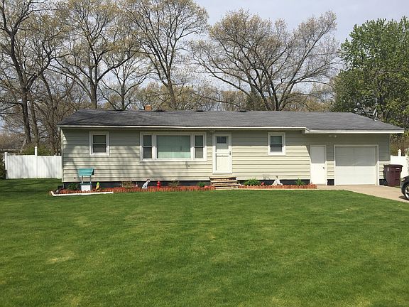 3rd image of 1265 Woodhaven Ave