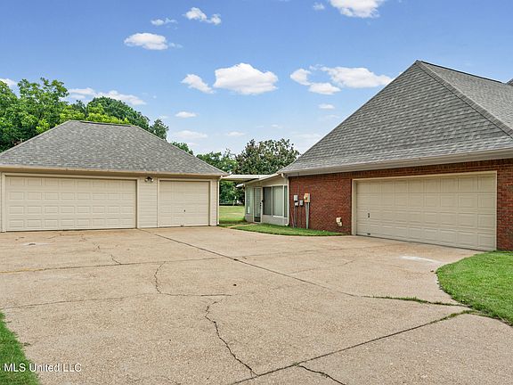 4th image of 8805 Dove Hill Dr