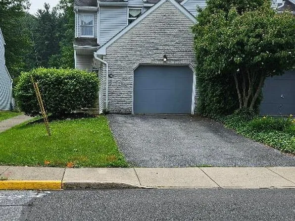 402 Fairview St, Emmaus, PA 18049