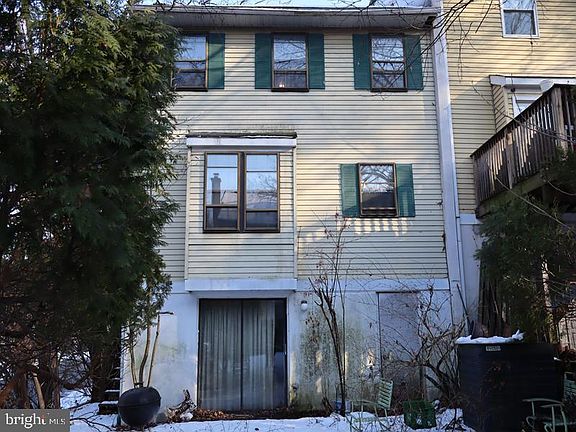4th image of 468 Stoney Hill Ct