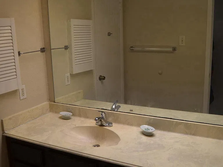 2nd bathroom