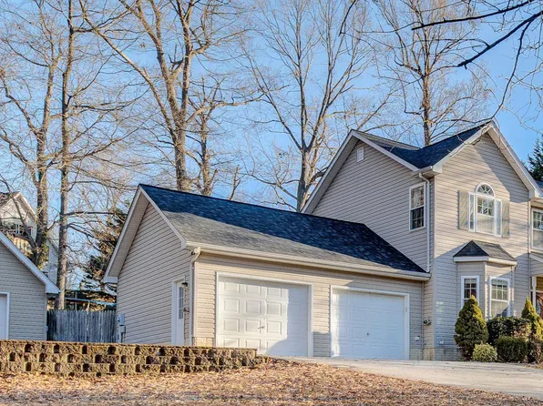 5419 Douglas St, Saint Leonard, MD 20685