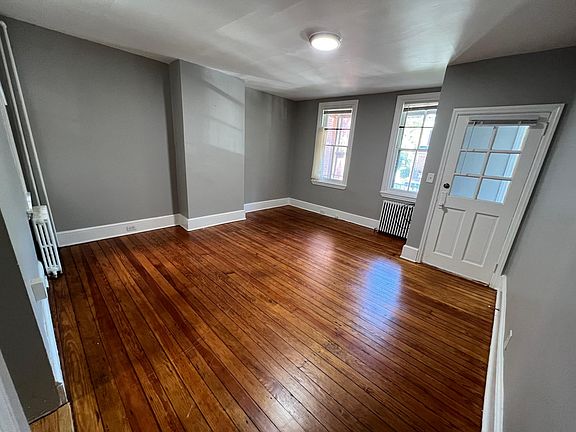 3rd image of 2338 W 18th St #1