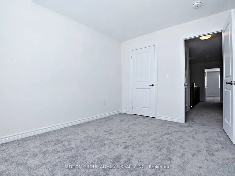 1477 Blackmore St — Photo 16