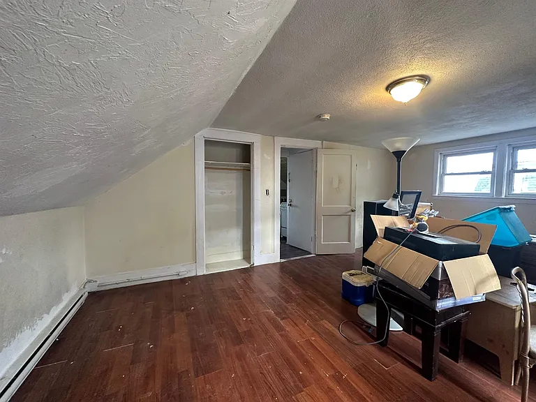 338 Somerville Ave — Photo 4