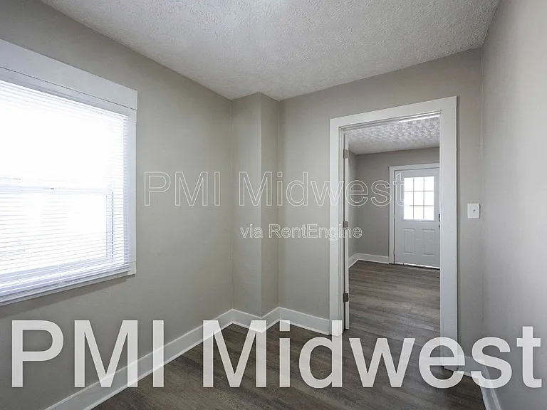 2932 N Dearborn St #A — Photo 8