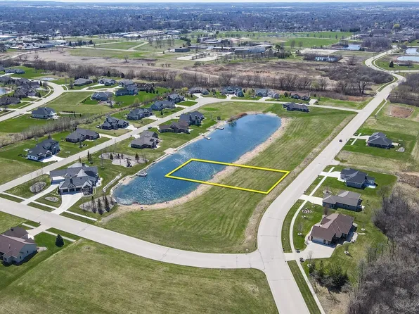 1126 Ducharme Pkwy #54, Fond Du Lac, WI 54935