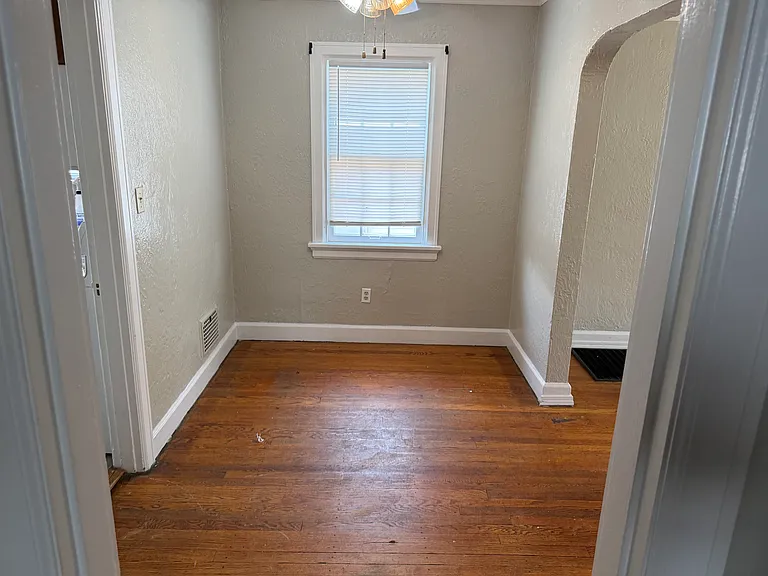 4112 Fulton Ave — Photo 15
